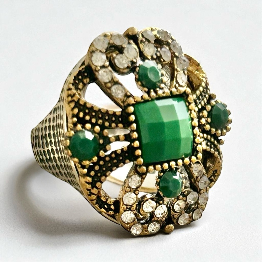 Vintage Style Emerald Green Silver & Gold Statement Ring Size 9